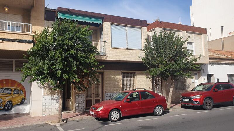 Stadthaus zu verkaufen in Torrevieja, Alicante