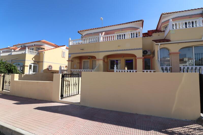 Byhus til salg i Villamartin, Alicante