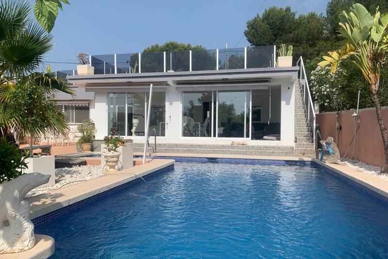 Villa for sale in Lomas De Cabo Roig, Alicante