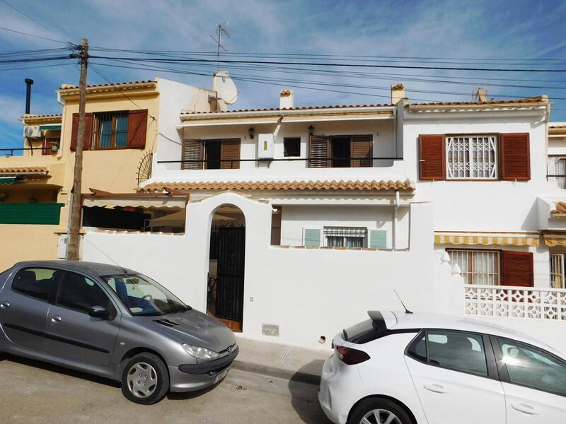 Rekkehus til salgs i San Miguel de Salinas, Alicante