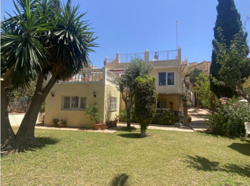 Villa zu verkaufen in El Faro, Málaga