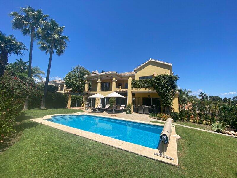 Villa en venta en Guadalmina Alta, Málaga
