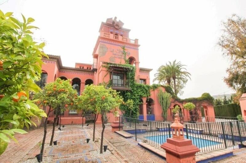 Коммерческая недвижимость продается в Atalaya, Málaga