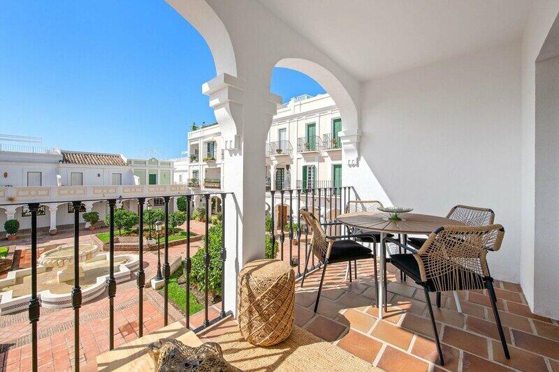 Apartamento en venta en Nueva Andalucia, Málaga