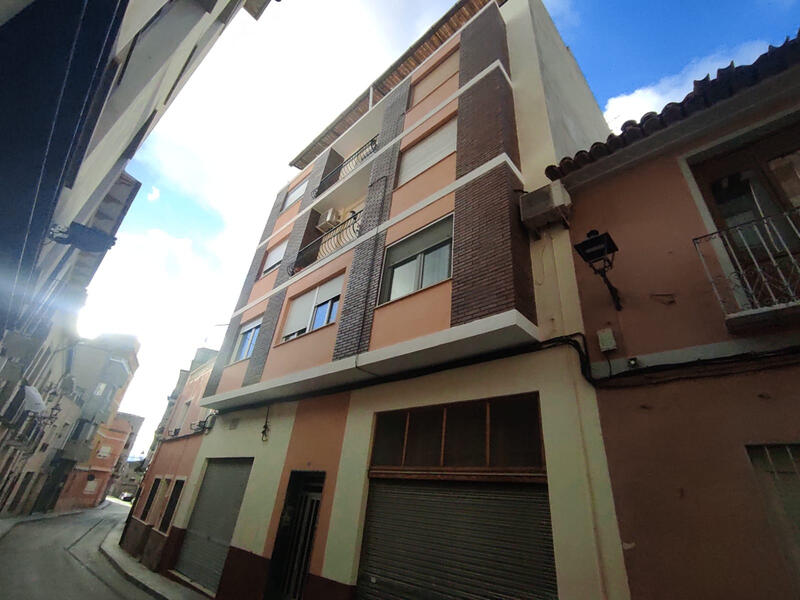 Apartamento en venta en Caudete, Albacete