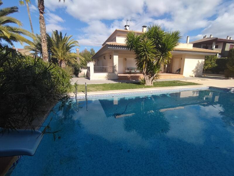 Villa til salgs i Elda, Alicante