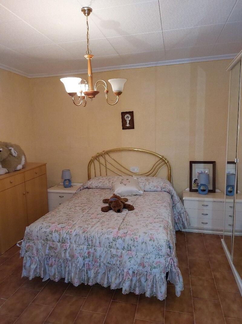 6 спальная комната вилла продается