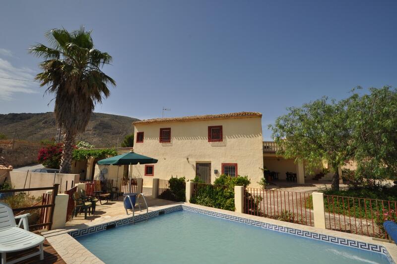 Country House for sale in La Canalosa, Alicante