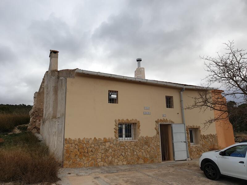 Villa en venta en Monóvar, Alicante