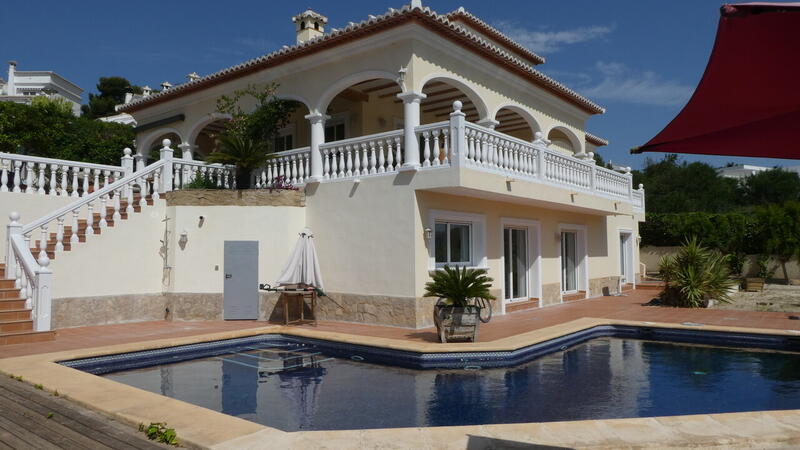 Villa til salg i Moraira, Alicante