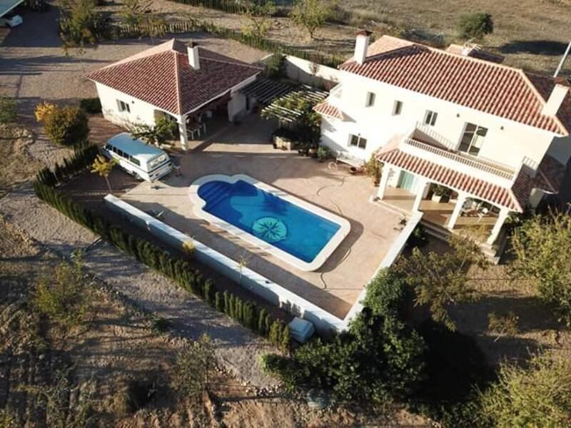 Villa zu verkaufen in Pinoso, Alicante