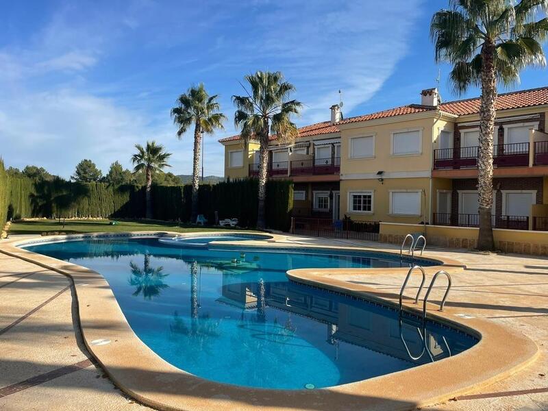 Townhouse for sale in Pinoso, Alicante