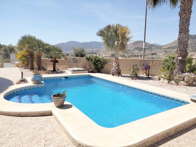 Villa for sale in La Romana, Alicante