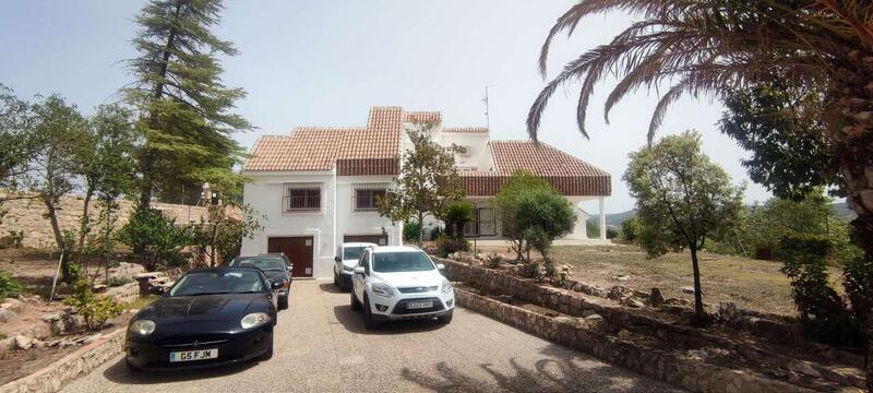 9 bedroom Country House for sale