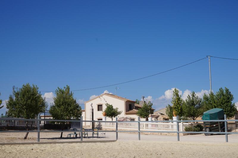 Country House for sale in Yecla, Murcia