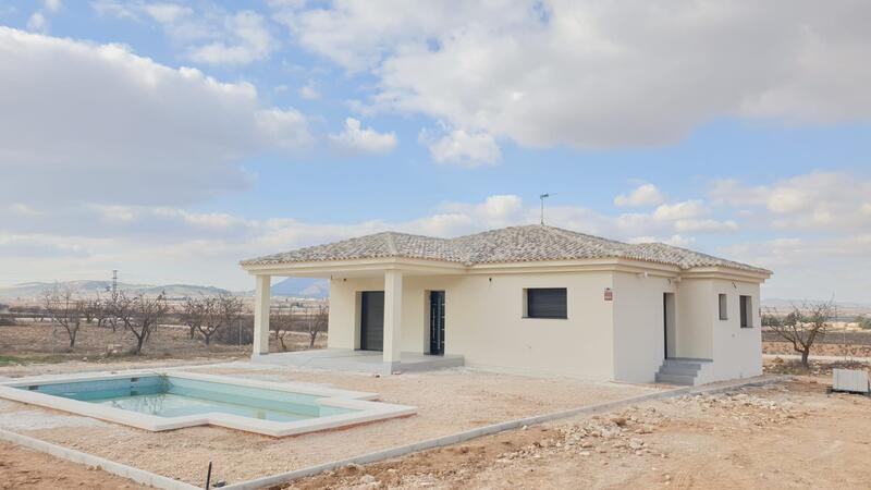 Villa til salg i Pinoso, Alicante