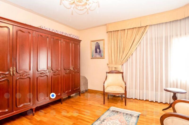 4 bedroom Townhouse for sale