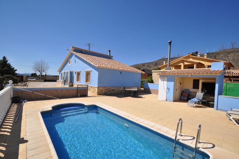 Villa for sale in Caudete, Albacete