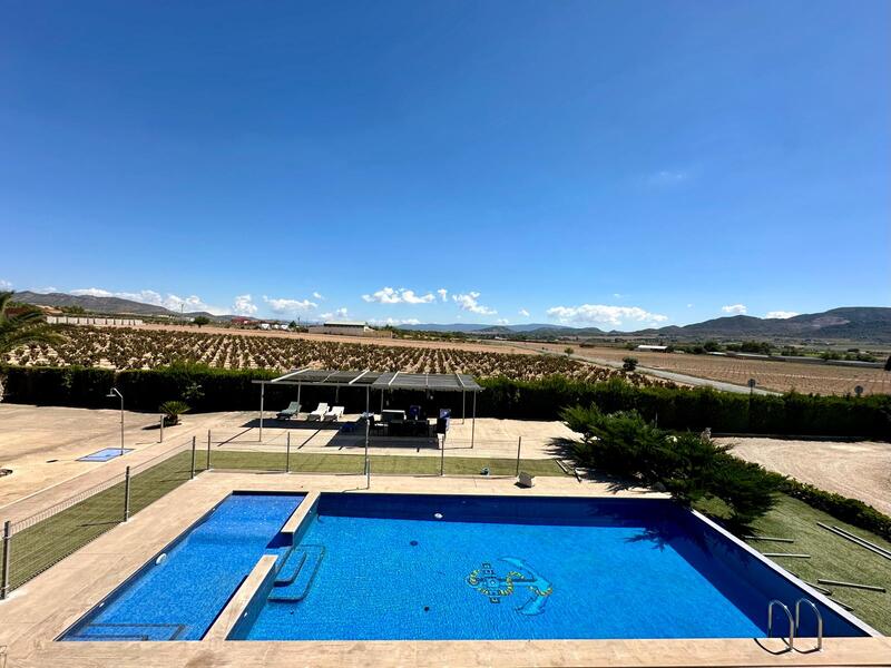 Villa for sale in Yecla, Murcia