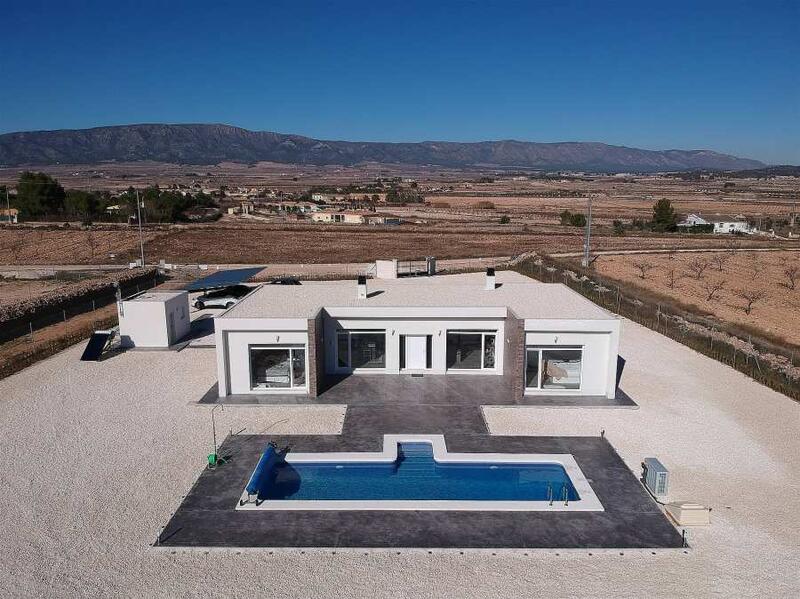 Villa til salg i Pinoso, Alicante