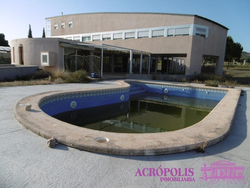 Villa for sale in Yecla, Murcia