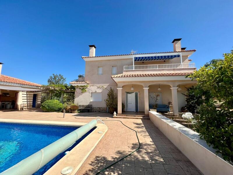 4 bedroom Villa for sale