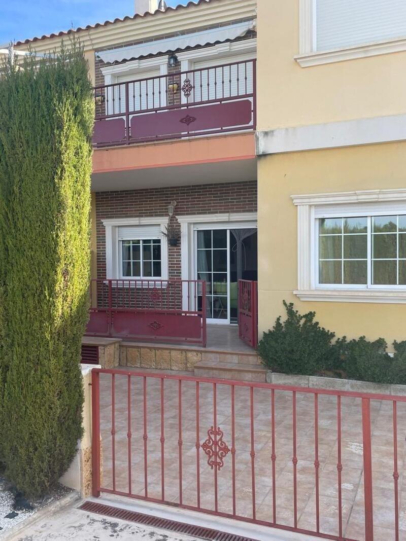 2 bedroom Townhouse for sale