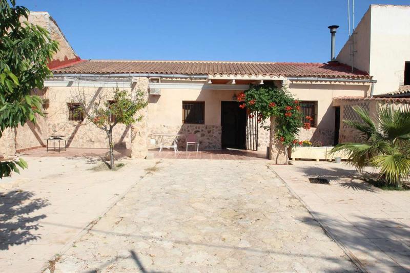 Country House for sale in Pinoso, Alicante