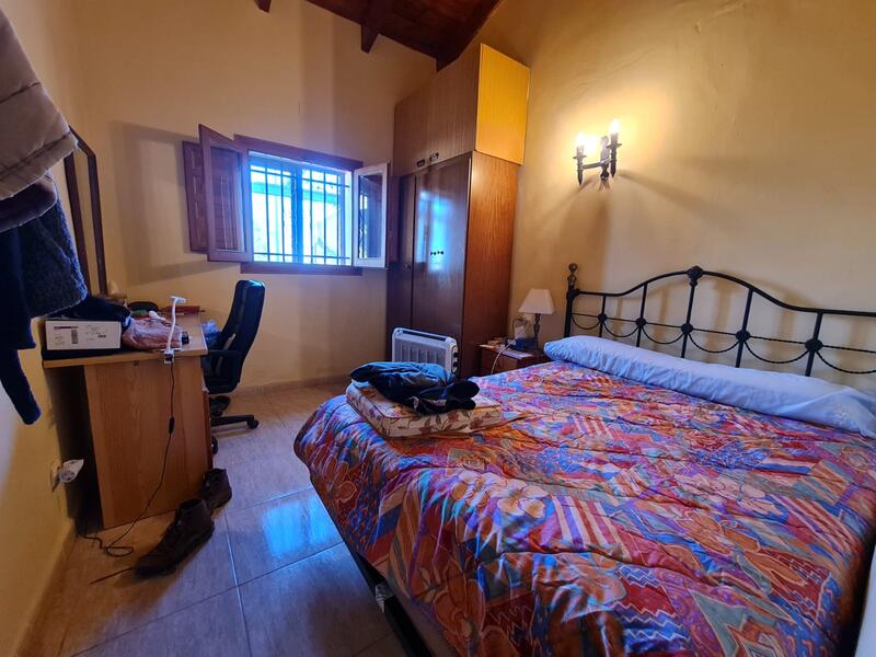 4 Schlafzimmer Landhaus zu verkaufen