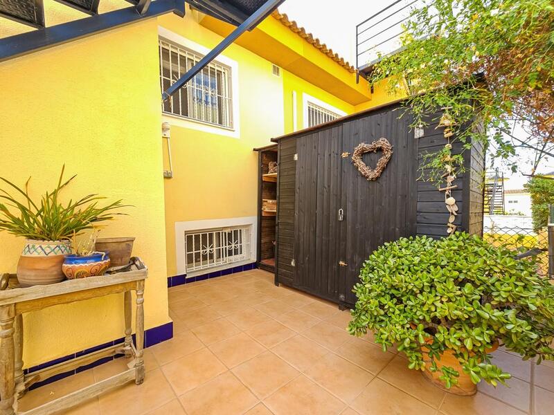 3 bedroom Townhouse for sale