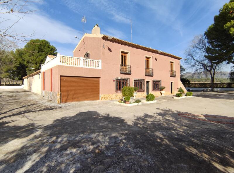 Villa à vendre dans Sax, Alicante