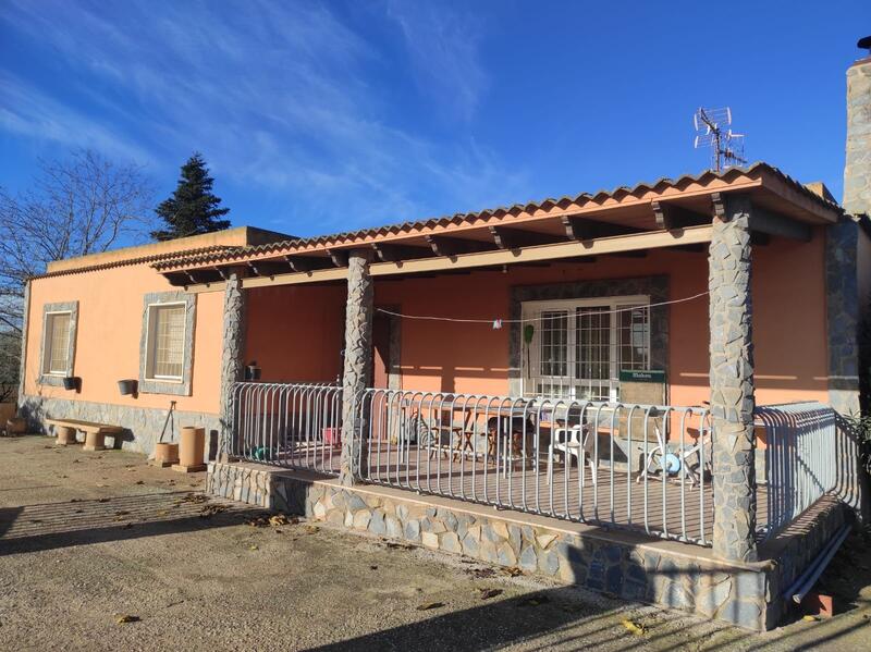 Villa for sale in Caudete, Albacete