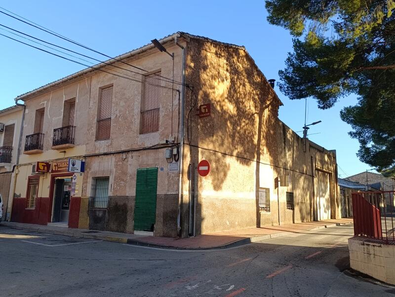 Maison de Ville à vendre dans Pinoso, Alicante