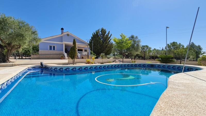 Villa en venta en Yecla, Murcia