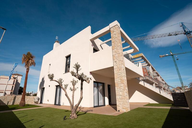 Stadthaus zu verkaufen in Pilar de la Horadada, Alicante