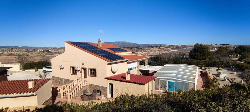 Villa zu verkaufen in Pinoso, Alicante