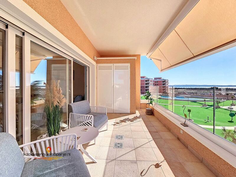 Apartamento en venta en El Raso, Alicante