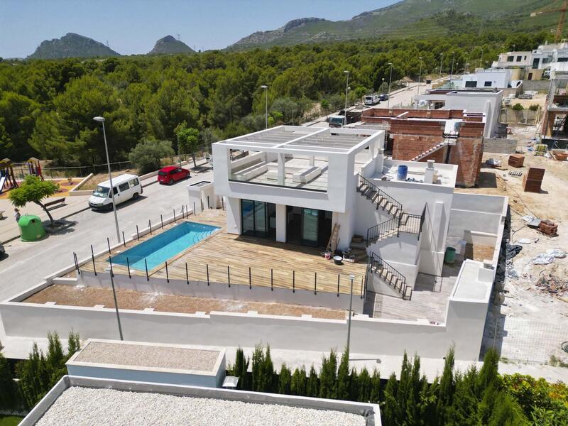 Villa en venta en Polop, Alicante