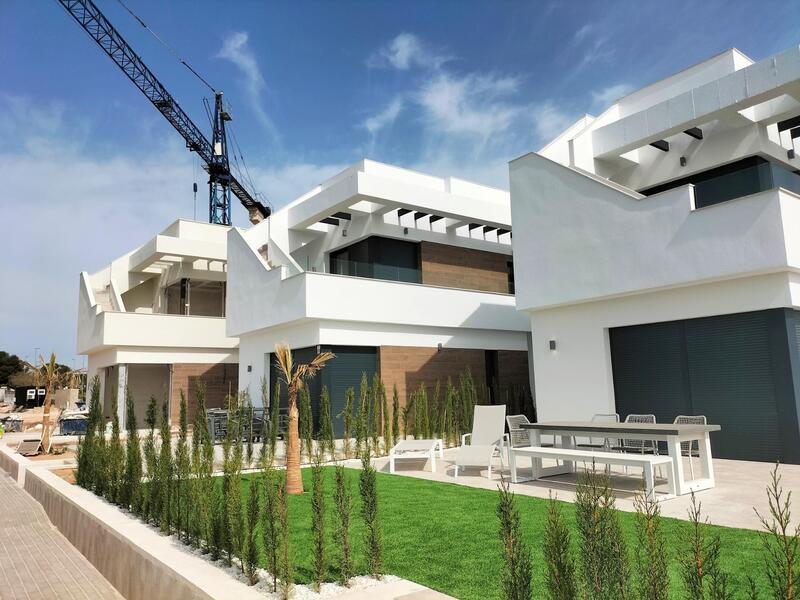 Villa for sale in Pilar de la Horadada, Alicante