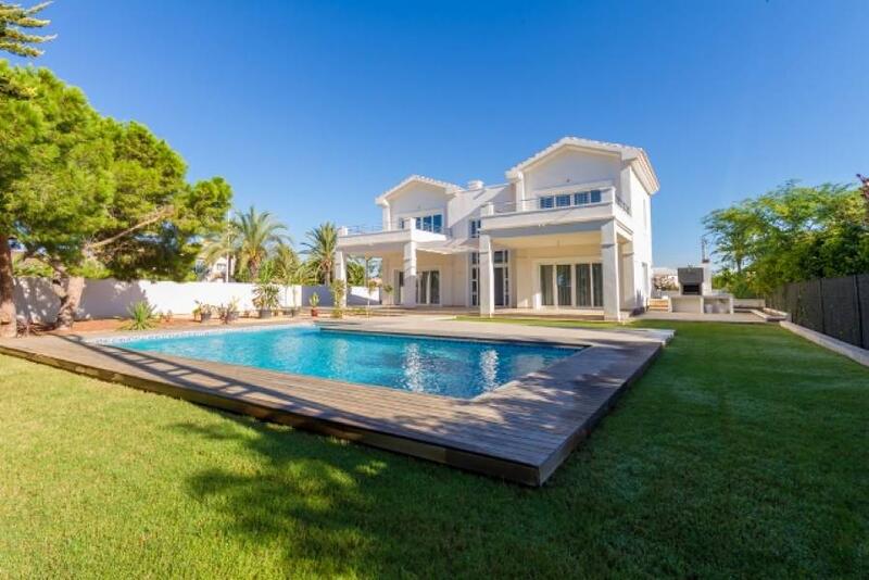 Villa for sale in Orihuela Costa, Alicante