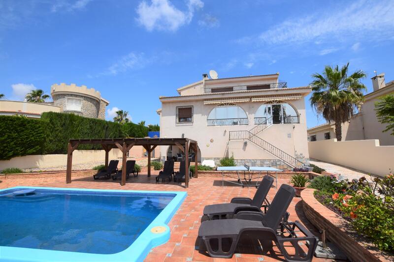 Villa for sale in Ciudad Quesada, Alicante