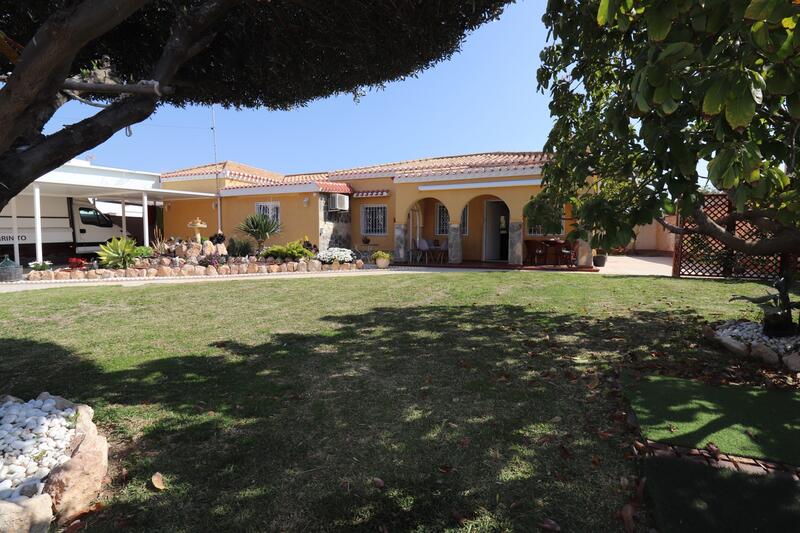 3 Cuarto Villa en venta