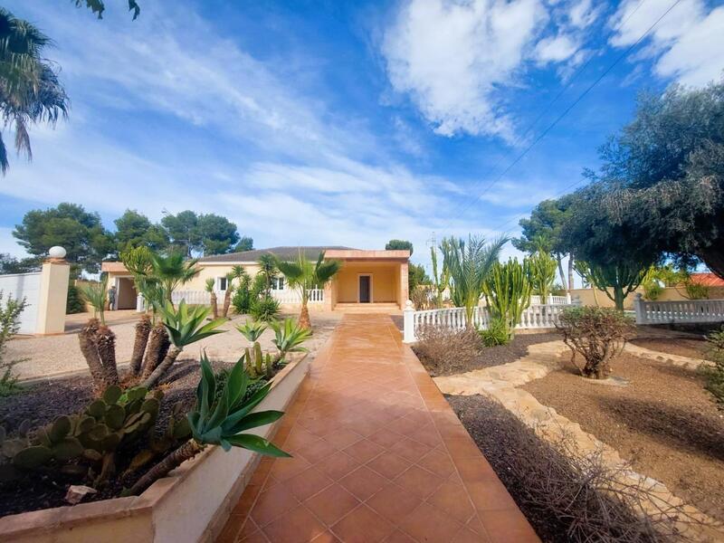 Villa for sale in Orihuela Costa, Alicante