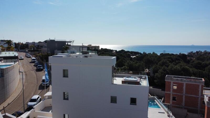 Villa en venta en Campoamor, Alicante