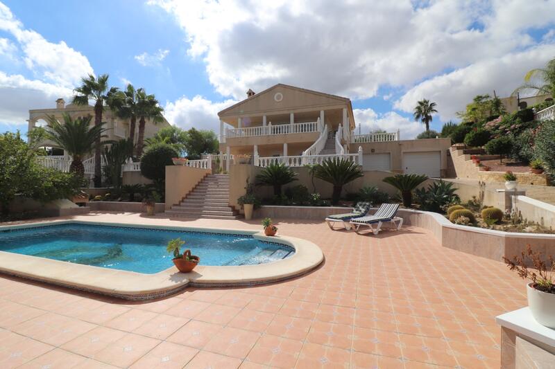 Villa en venta en Algorfa, Alicante