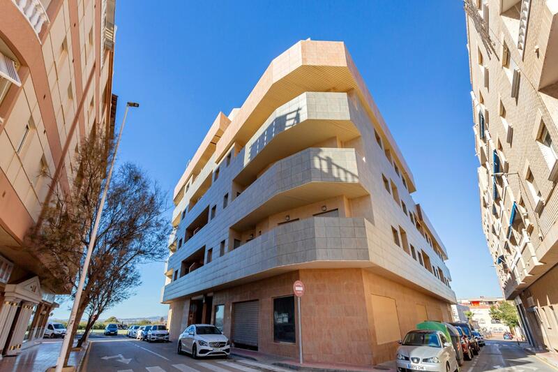 Apartamento en venta en Torrevieja, Alicante