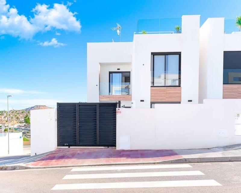 Villa for sale in Benijófar, Alicante