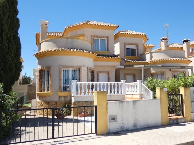 Villa zu verkaufen in Los Montesinos, Alicante