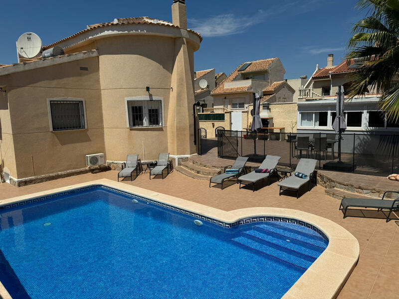 Villa for sale in Ciudad Quesada, Alicante