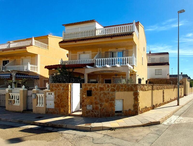 Villa for sale in Torre de la Horadada, Alicante